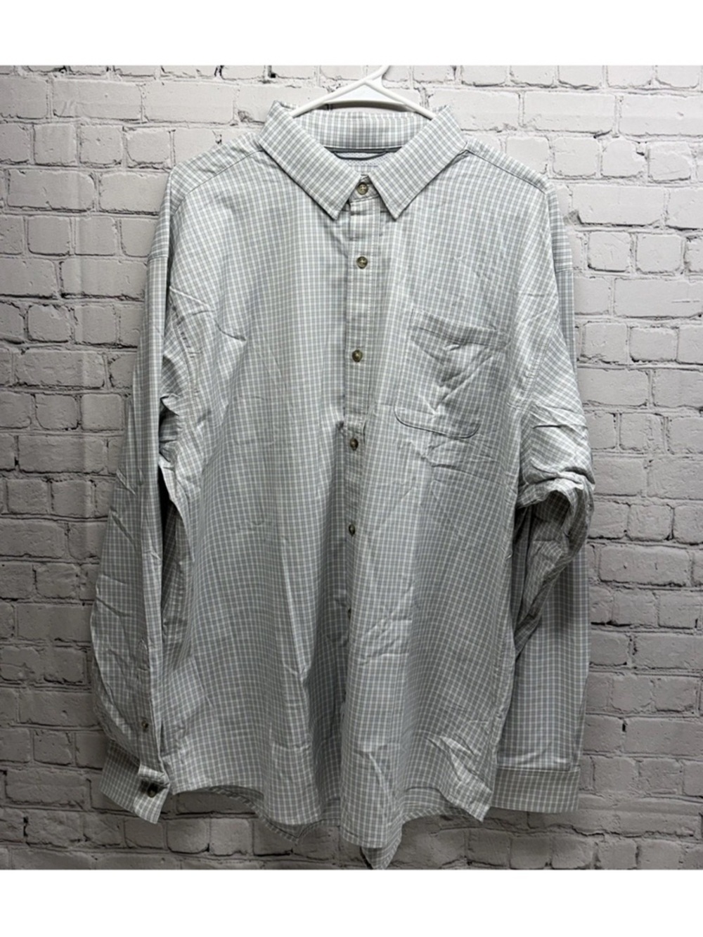 Men's Light Gray Checked Dress Shirt - Classic Button-Down